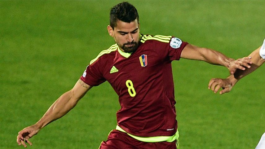 Rincón actualmente juega en el Genoa de la liga italiana.