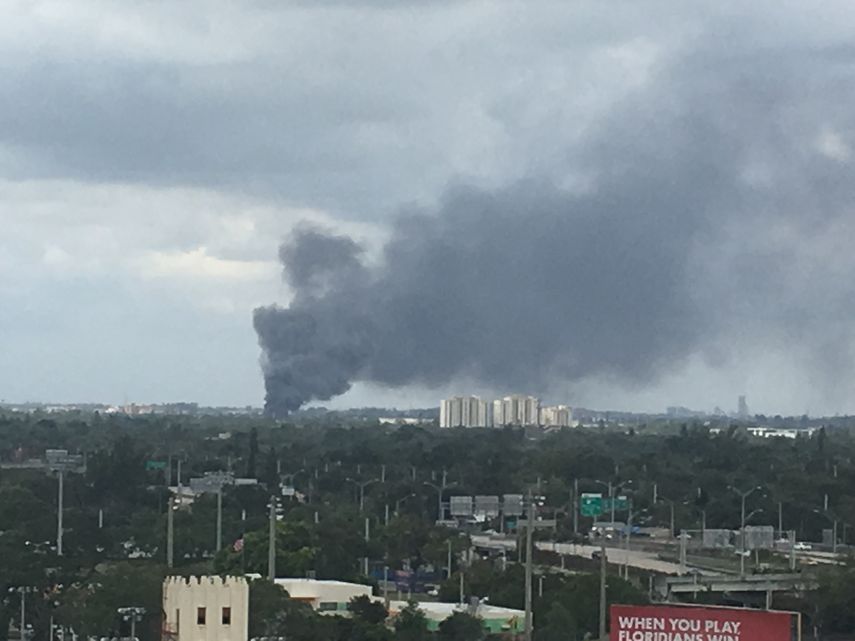 El incendio se reportó en un almacén de Hialeah.&nbsp;