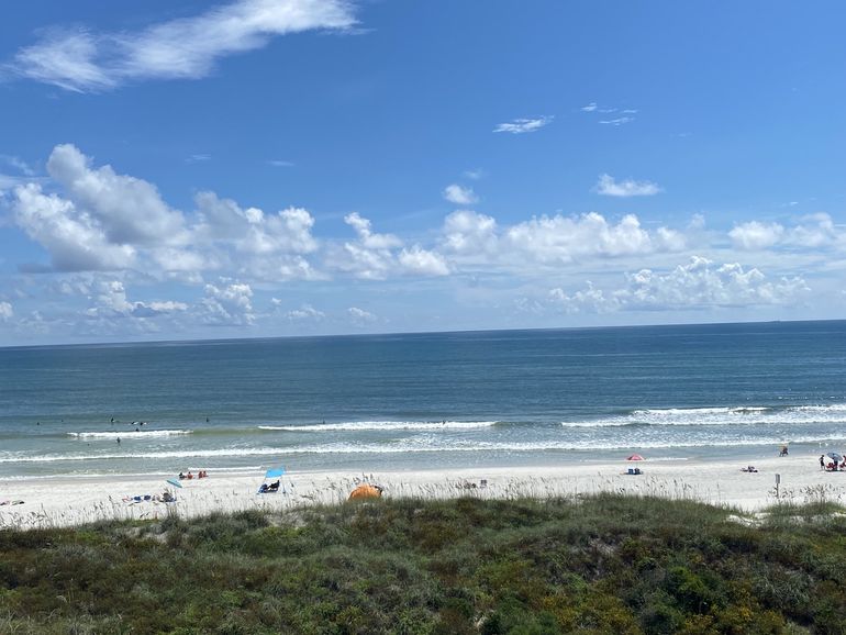 Vista desde el balcón de una de las habitaciones del hotel Beacher’s Lodge, en St. Augustine Beach. 