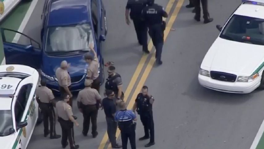 Se presume que al menos uno de&nbsp;los sospechosos habría querido agredir a un agente de la ley.