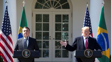 El presidente Donald Trump dijo ayer, durante el encuentro con su homólogo Jair Bolsonaro en la Casa Blanca, que Brasil podría ser un aliado externo de la OTAN o incorporarse a la Alianza.