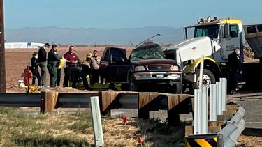 La escena después del accidente vial en Holtville, California, el 2 de marzo del 2021.