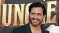 El actor venezolano Edgar Ramírez, miembro del elenco de Jungle Cruise, posa durante el estreno mundial de la película el sábado 24 de julio de 2021 en Disneyland, en Anaheim, California.