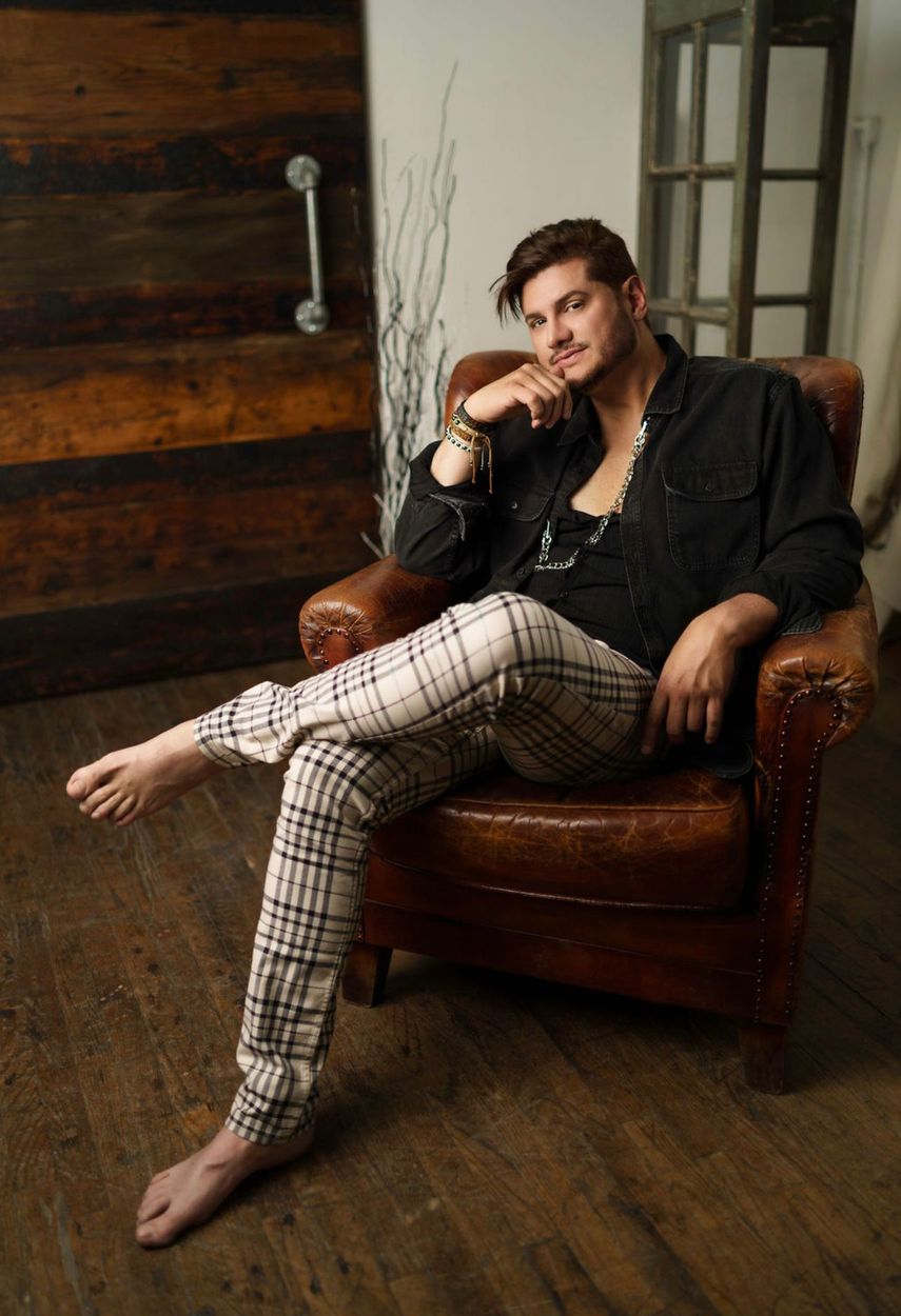 El cantautor venezolano presenta desde Miami Qué tengo que hacer.