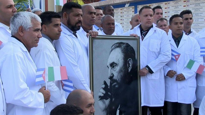 Médicos cubanos en misión