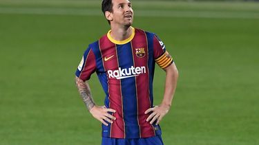 El&nbsp;astro argentino Lio Messi sonríe durante un partido del Barcelona FC en el estadio Camp Nou, en Barcelona, España.&nbsp;