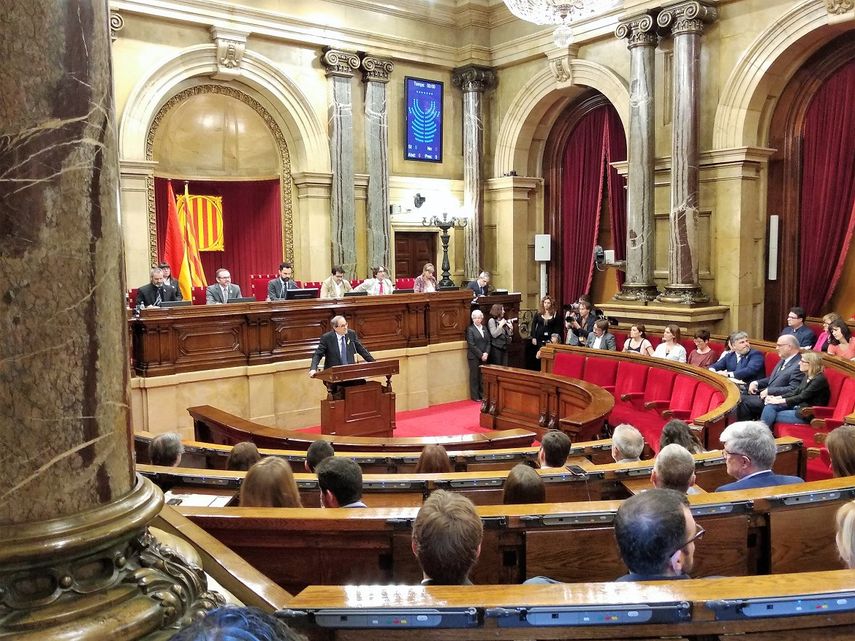 Quim Torra, candidato a la presidencia de Cataluña por JxCat, pronuncia su discurso en el Parlament.
