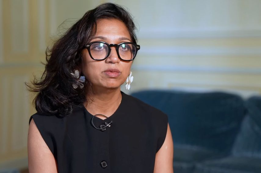 La escritora Nathacha Appanah, nacida en Isla Mauricio, ganó este lunes el premio Femina, uno de los galardones literarios más importantes de Francia, por su novela La nuit au cœur, la historia de tres mujeres víctimas de la violencia de género. &nbsp;