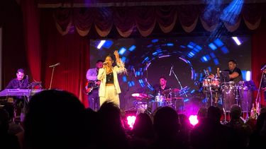 Haydée Milanés en el Flamingo Theater Bar de Miami.