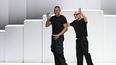 Los diseñadores de moda italianos Stefano Gabbana (izquierda) y Domenico Dolce saludan al público al final de la presentación de las creaciones de Dolce & Gabbana para la colección prêt-à-porter masculina Primavera-Verano 2026, en el marco de la Semana de la Moda de Milán, en Milán, el 21 de junio de 2025. Los diseñadores de moda italianos Stefano Gabbana (izquierda) y Domenico Dolce saludan al público al final de la presentación de las creaciones de Dolce & Gabbana para la colección prêt-à-porter masculina Primavera-Verano 2026, en el marco de la Semana de la Moda de Milán, en Milán, el 21 de junio de 2025.