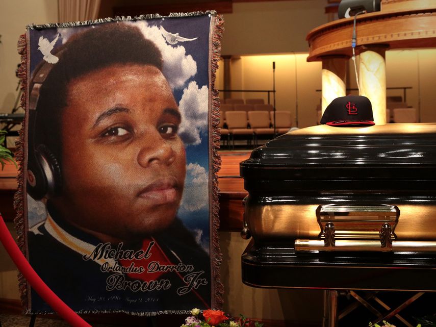 Policía que mató al joven de Ferguson dice que este trató de quitarle el arma