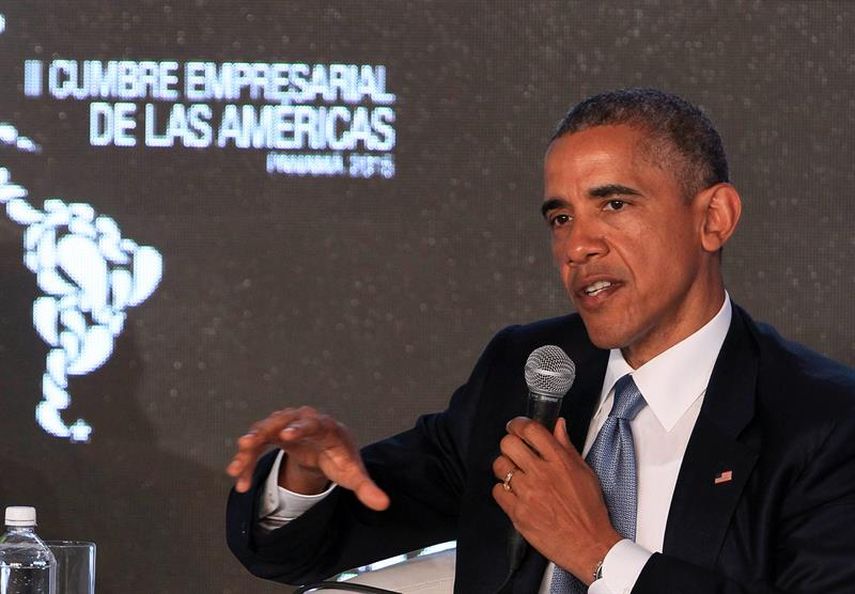 El presidente de Estados Unidos, Barack Obama habla en la clausura del foro empresarial II CEO Summit of the Americas, o Cumbre Empresarial dentro del marco de la VII Cumbre de las Américas el 10 de abril de 2015, en Ciudad de Panamá. (EFE) 
