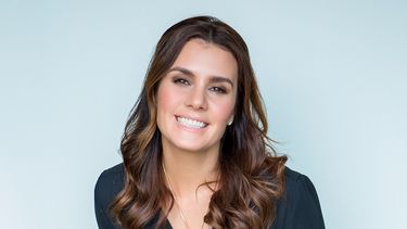 La escritora de El arte de educar, Alejandra Llamas. (CORTESÍA). 