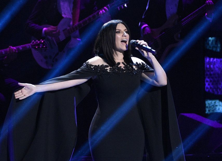 Laura Pausini interpreta Lado derecho del corazón en la ceremonia de los Latin Grammy en Las Vegas el 17 de noviembre de 2016.&nbsp;