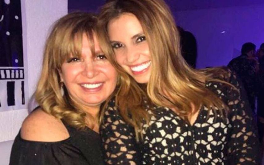Magda Rodríguez y su hija Andrea Escalona.