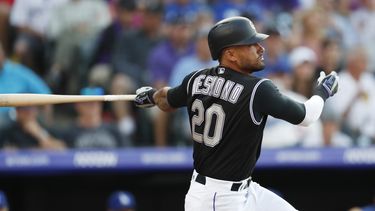 En foto de archivo del 29 de julio del 2019 el toletero de los Rockies de Colorado Ian Desmond en el juego ante los Dodgers de Los &Aacute;ngeles en Denver