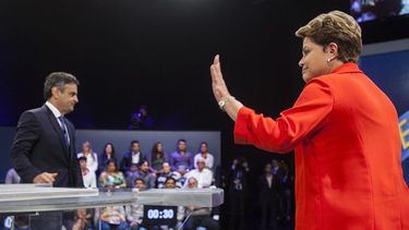 rousseff y neves se enfrentan en un ultimo debate por denuncias sobre corrupcion