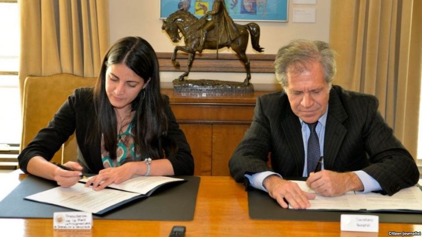 Rosa María Payá junto a Luis Almagro, secretario general de la OEA.