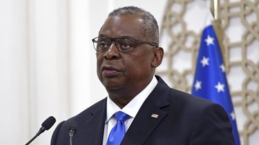 El secretario de Defensa Lloyd Austin durante una conferencia de prensa conjunta con el secretario de Estado, Antony Blinken, y el viceprimer ministro y ministro del Exterior de Qatar, Mohammed bin Abdulrahman al-Thani, y el ministro de Defensa de Qatar, Khalid Bin Mohammed Al-Attiyah, el martes 7 de septiembre de 2021, en el ministerio de Asuntos Exteriores en Doha, Qatar.&nbsp; 