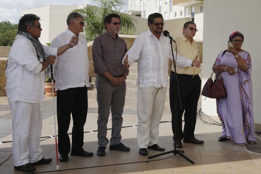 Exguerrilleros de las Farc se reunieron en la Comisión de Seguimiento, Impulso, Verificación a la Implementación de los Acuerdos de Paz (CSIVI) junton con el presidente Santos y delegados de paz&nbsp;