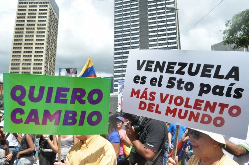 En febrero de 2014 el rechazo hacia el Gobierno de Nicolás Maduro era de 60%, ahora creció hasta el 76. El 72% de los encuestados cuestiona su capacidad para dirigir el país