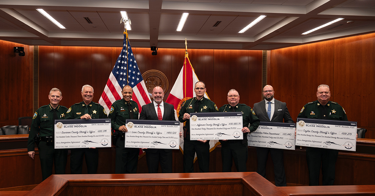Florida premia con fondo millonario a agencias policiales por su colaboración en control migratorio