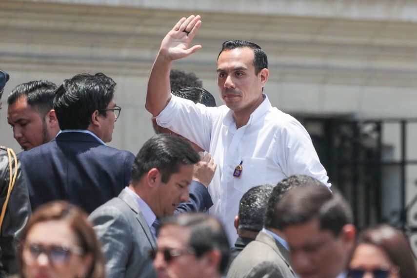 José Jarí asumió como el octavo presidente de Perú en casi una década, tras la destitución de Dina Boluarte.&nbsp;