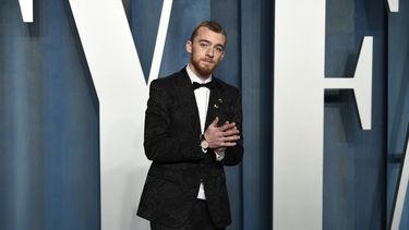 El actor Angus Cloud, de la serie Euphoria, llega a la fiesta de los Óscar de Vanity Fair el 27 de marzo de 2022, en el Wallis Annenberg Center for the Performing Arts en Beverly Hills, California.