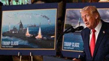 El presidente de Estados Unidos, Donald Trump, anuncia la nueva iniciativa de la Armada de Estados Unidos, la Flota Dorada, la construcciòn de una nueva clase de buques de guerra, en Mar-a-Lago en Palm Beach, Florida, el 22 de diciembre de 2025