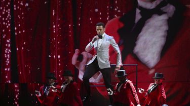 El actor y cantante australiano Hugh Jackman actúa en la pasada edición de los premios Brit en Londres.