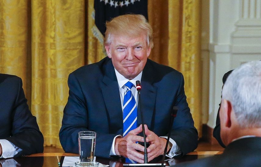 El presidente de EEUU, Donald J.&nbsp;Trump, durante su encuentro con el equipo republicano de la Cámara de Representantes en la Sala Este de la Casa Blanca, en Washington, este 07 de marzo de 2017.&nbsp;