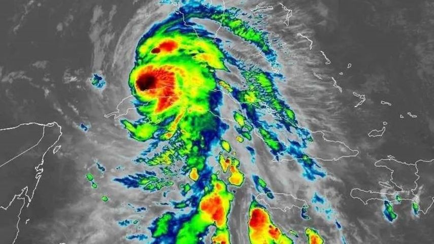 El Instituto de Meteorología&nbsp;reportó&nbsp;que el meteoro dejaba Cuba después de penetrar a las 4:20PM por la localidad de playa Majana, costa sur de la provincia de Artemisa