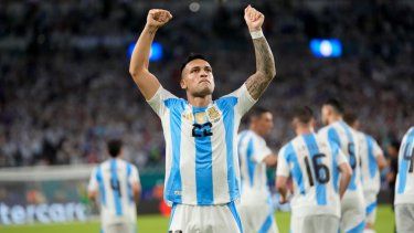 Lautaro Martínez celebra tras marcar un gol para Argentina ante Perú en el partido por el Grupo A de la Copa América, el sábado 29 de junio de 2024, en Miami Gardens, Florida.&nbsp;