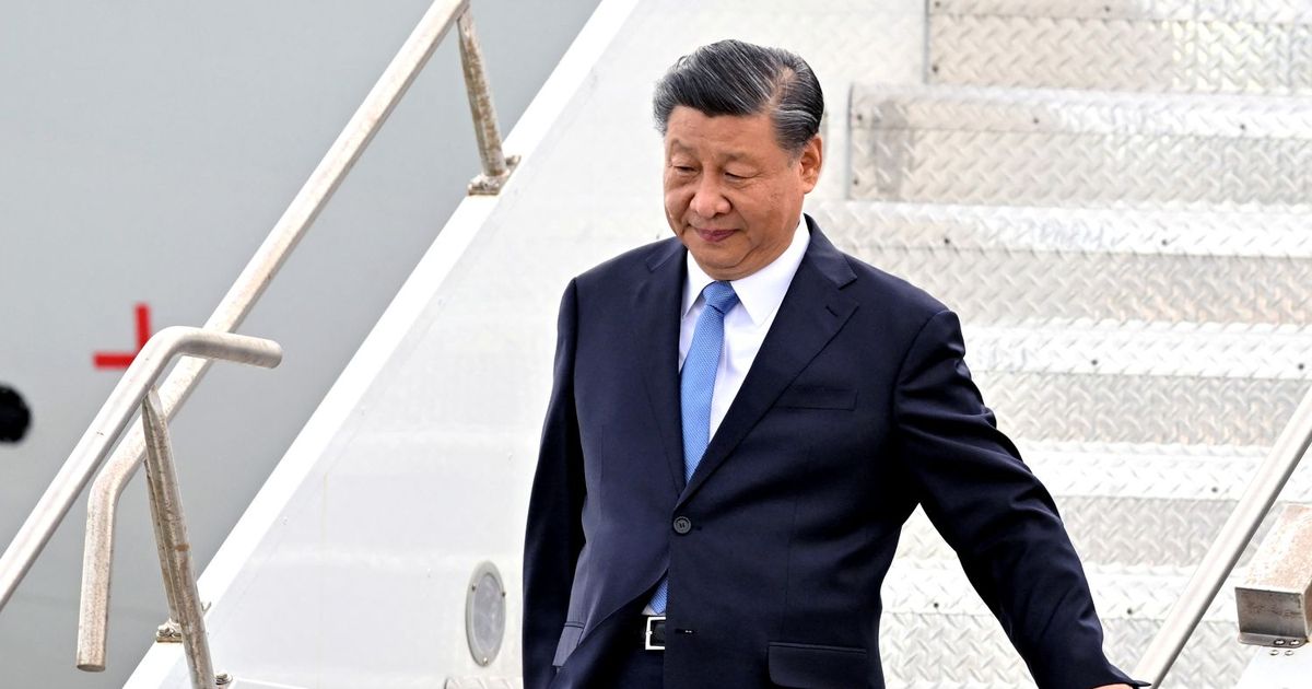 China sale en defensa de su aliado de Venezuela y pide a EEUU no interferir en asuntos internos