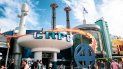 En los parques de Universal Orlando Resort, los cubrebocas ahora solo son necesarios cuando se espera en fila y adentro de las atracciones. En los parques de Universal Orlando Resort, los cubrebocas ahora solo son necesarios cuando se espera en fila y adentro de las atracciones.