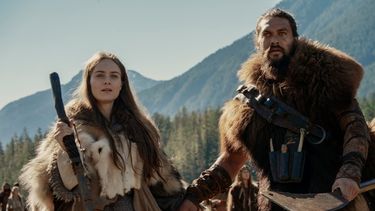 La formación inicial del servicio incluye a Jason Momoa y Alfre Woodard en el drama futurista See. 