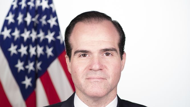 Mauricio Claver-Carone, el primer estadounidense de origen cubano, en lograr la presidencia del BID.