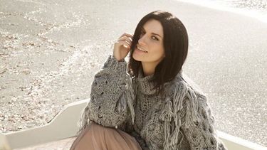 Compuesto por Laura en colaboración con Niccolò Agliardi, Gianluigi Fazio y Edwyn Roberts, Nadie ha dicho es una pieza que resalta la necesidad de comunicarse, de liberar el corazón para permitir que la vida nos sorprenda