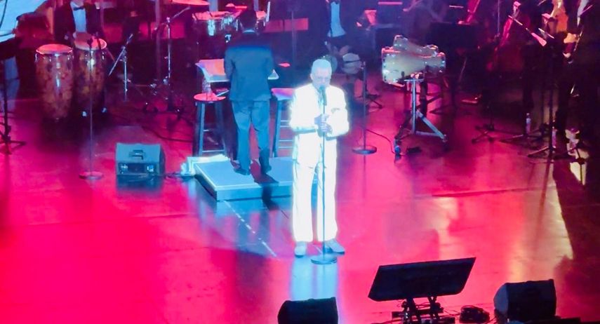 Willy Chirino recuerda con emoción a Celia Cruz, compartiendo palabras llenas de admiración y cariño.