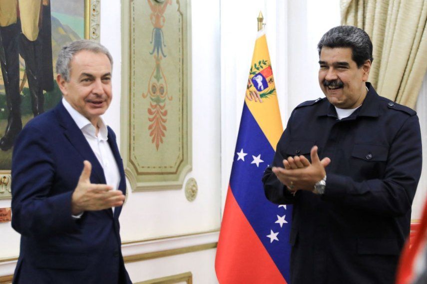 El expresidente del gobierno de España, José Luis Rodríguez Zapatero, y el dictador de Venezuela, Nicolás Maduro. El expresidente del gobierno de España, José Luis Rodríguez Zapatero, y el dictador de Venezuela, Nicolás Maduro.