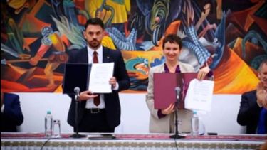 El protocolo sobre reconducción de migrantes fue suscrito por la ministra del Interior y Seguridad Pública de Chile, Carolina Tohá, y el ministro de Gobierno de Bolivia, Eduardo del Castillo