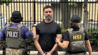 Dmitri Vorbe fue arrestado en Miami y se encuentra bajo custodia del Servicio de Inmigración y Control de Aduanas (ICE) mientras se tramita su deportación.