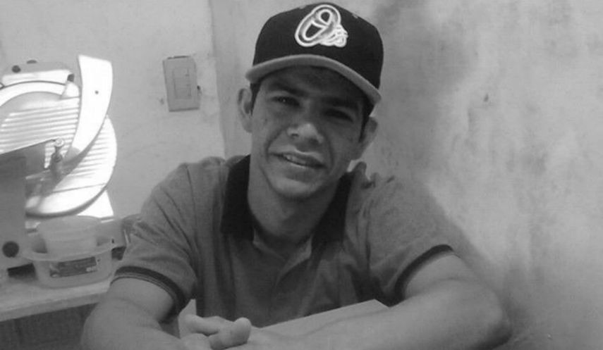 Roberto Durán, de 26 años de edad, presentó una herida en el pecho al momento de su deceso.