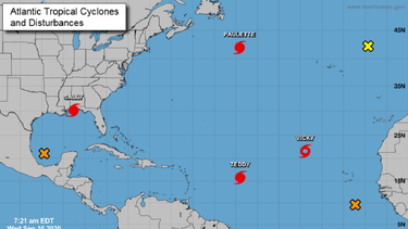 Captura de pantalla de la página del Centro Nacional de Huracanes. Se observa a los meteoros que se forman en el Atlántico.