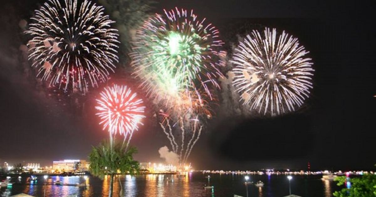 Los 10 lugares imprescindibles para ver los fuegos artificiales el 4 de julio en el sur de Florida