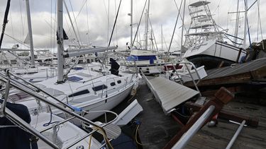 Barcos apilados en una marina tras el paso del hurac&aacute;n Isa&iacute;as en Southport, Carolina del Norte, el 4 de agosto de 2020.&nbsp;