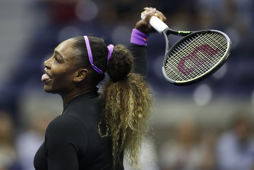 Serena Williams reacciona durante el partido ante la ucraniana Elina Svitolina en las semifinales del US Open, el jueves 5 de septiembre de 2019, en Nueva York.