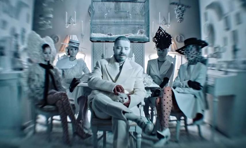 El lanzamiento tambi&eacute;n marca la primera vez en la historia que el arte de un disco latino es creado por Takashi Murakami, reconocido artista de arte pop de quien J Balvin es fiel fan y del que colecciona muchas de sus obras.