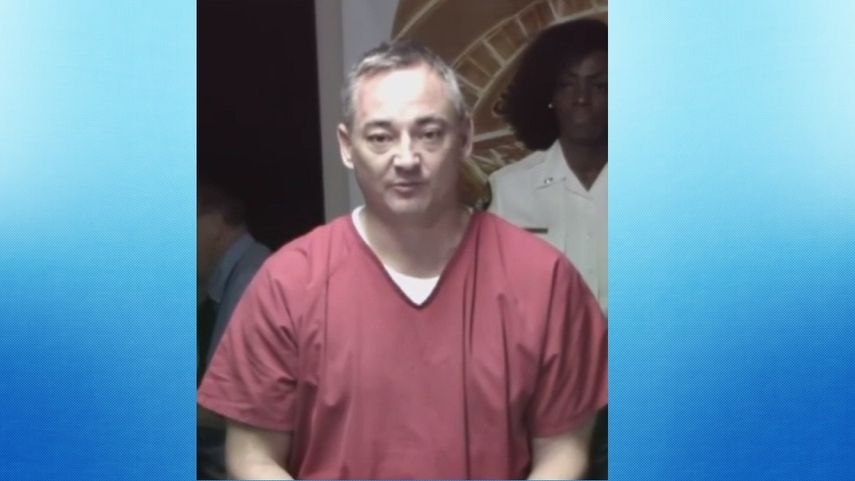 El juez federal Timothy Maher comparece ante el tribunal de fianzas.