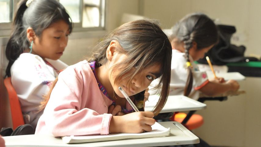 La escuela del siglo XXI será un espacio en que las nuevas generaciones aprenderán a aprehender aseguró el presidente de México, Enrique Peña Nieto.